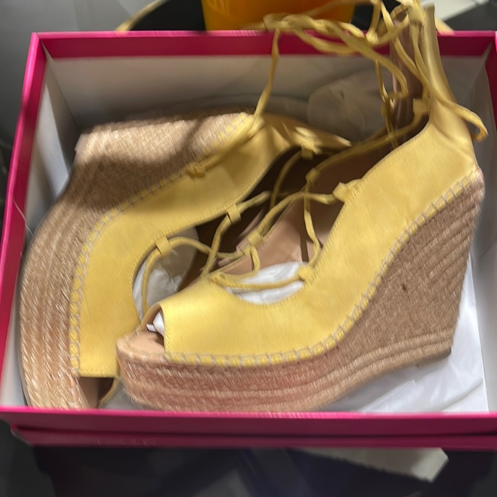 YELLOW WEDGE